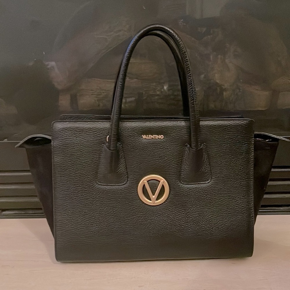 Beautiful Valentino by Mario Valentino Bag!!!! I’ve only used it a few times.